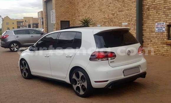Nunua Ilio tumika Volkswagen Golf GTI White Gari ndani ya Manzini nchini Manzini Nunua Ilio tumika Volkswagen Golf GTI White Gari ndani ya Manzini nchini Manzini