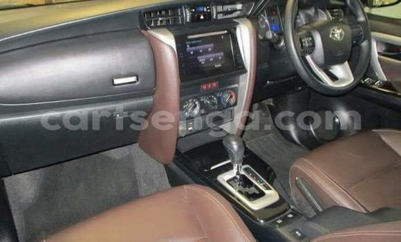 Nunua Ilio tumika Toyota Fortuner White Gari ndani ya Nhlangano nchini Wilaya ya Shiselweni Nunua Ilio tumika Toyota Fortuner White Gari ndani ya Nhlangano nchini Wilaya ya Shiselweni