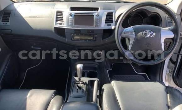 Buy Used Toyota Hilux White Car in Ezulwini in Hhohho Buy Used Toyota Hilux White Car in Ezulwini in Hhohho