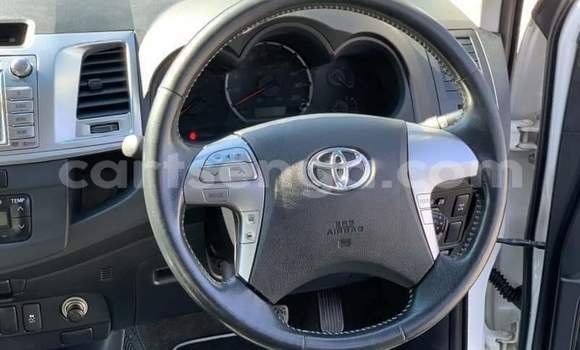 Buy Used Toyota Hilux White Car in Ezulwini in Hhohho Buy Used Toyota Hilux White Car in Ezulwini in Hhohho