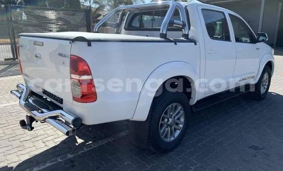 Buy Used Toyota Hilux White Car in Ezulwini in Hhohho Buy Used Toyota Hilux White Car in Ezulwini in Hhohho