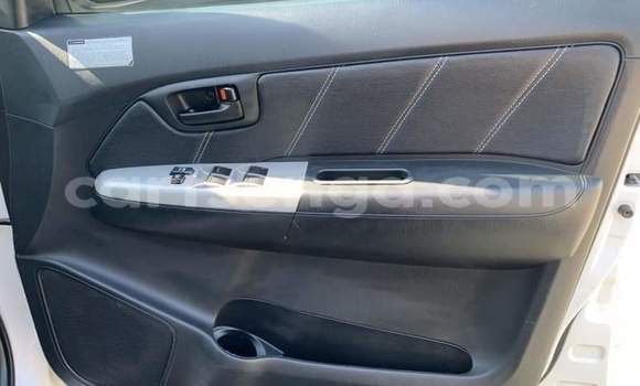 Buy Used Toyota Hilux White Car in Ezulwini in Hhohho Buy Used Toyota Hilux White Car in Ezulwini in Hhohho