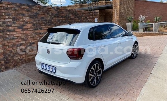 Nunua Ilio tumika Volkswagen Polo GTI White Gari ndani ya Ezulwini nchini Hhohho Nunua Ilio tumika Volkswagen Polo GTI White Gari ndani ya Ezulwini nchini Hhohho