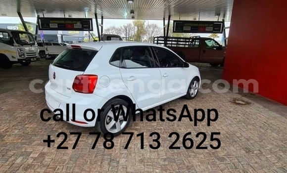Nunua Ilio tumika Volkswagen Polo Silver Gari ndani ya Bulembu nchini Hhohho Nunua Ilio tumika Volkswagen Polo Silver Gari ndani ya Bulembu nchini Hhohho