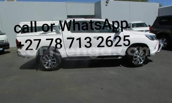 Nunua Ilio tumika Toyota Hilux White Gari ndani ya Big Bend nchini Wilaya ya Lubombo Nunua Ilio tumika Toyota Hilux White Gari ndani ya Big Bend nchini Wilaya ya Lubombo