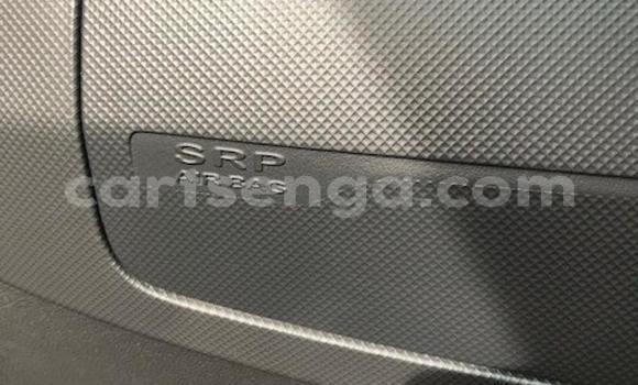 Nunua Ilio tumika Nissan NP 300 White Gari ndani ya Ezulwini nchini Hhohho Nunua Ilio tumika Nissan NP 300 White Gari ndani ya Ezulwini nchini Hhohho