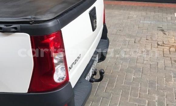 Nunua Ilio tumika Nissan NP 300 White Gari ndani ya Ezulwini nchini Hhohho Nunua Ilio tumika Nissan NP 300 White Gari ndani ya Ezulwini nchini Hhohho