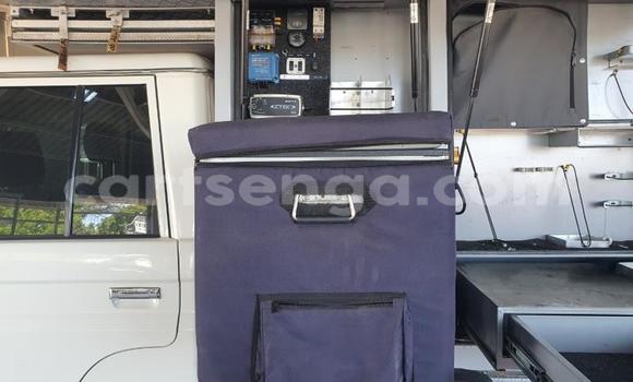 Nunua Ilio tumika Toyota Land Cruiser White Gari ndani ya Bulembu nchini Hhohho Nunua Ilio tumika Toyota Land Cruiser White Gari ndani ya Bulembu nchini Hhohho