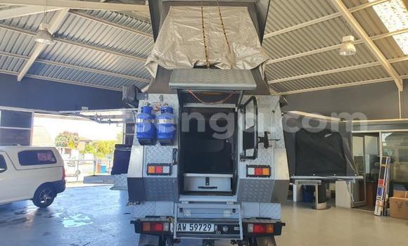 Nunua Ilio tumika Toyota Land Cruiser White Gari ndani ya Bulembu nchini Hhohho Nunua Ilio tumika Toyota Land Cruiser White Gari ndani ya Bulembu nchini Hhohho