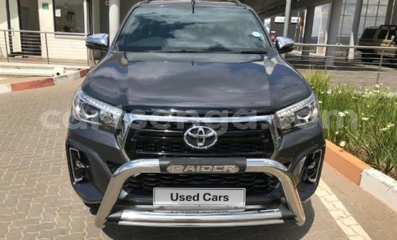 Nunua Ilio tumika Toyota Hilux Silver Gari ndani ya Bulembu nchini Hhohho Nunua Ilio tumika Toyota Hilux Silver Gari ndani ya Bulembu nchini Hhohho
