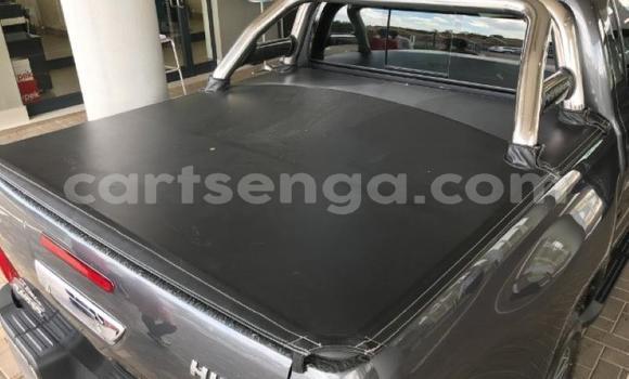 Nunua Ilio tumika Toyota Hilux Silver Gari ndani ya Bulembu nchini Hhohho Nunua Ilio tumika Toyota Hilux Silver Gari ndani ya Bulembu nchini Hhohho