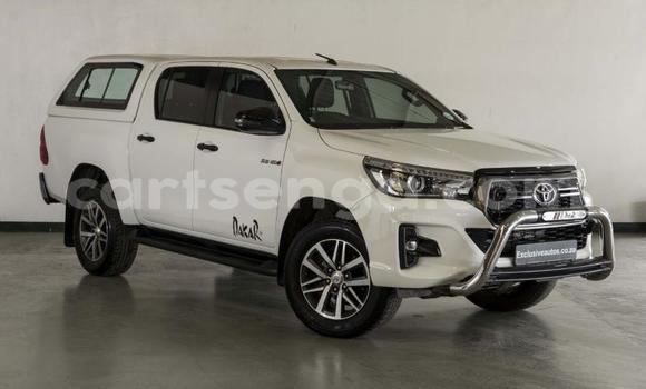 Nunua Ilio tumika Toyota Hilux White Gari ndani ya Ezulwini nchini Hhohho Nunua Ilio tumika Toyota Hilux White Gari ndani ya Ezulwini nchini Hhohho