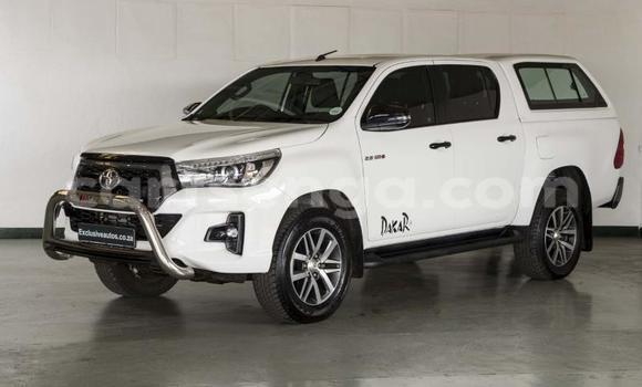 Nunua Ilio tumika Toyota Hilux White Gari ndani ya Ezulwini nchini Hhohho Nunua Ilio tumika Toyota Hilux White Gari ndani ya Ezulwini nchini Hhohho