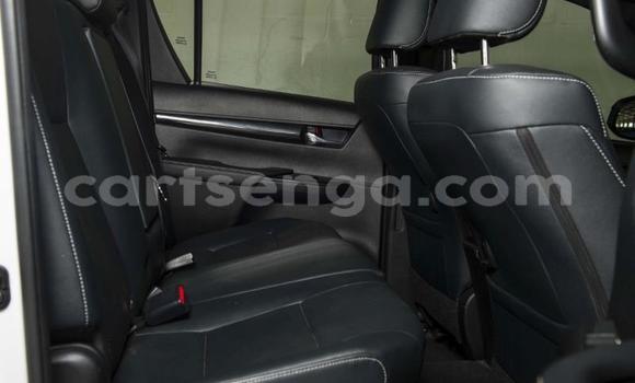 Nunua Ilio tumika Toyota Hilux White Gari ndani ya Ezulwini nchini Hhohho Nunua Ilio tumika Toyota Hilux White Gari ndani ya Ezulwini nchini Hhohho