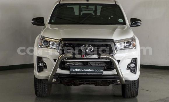 Nunua Ilio tumika Toyota Hilux White Gari ndani ya Ezulwini nchini Hhohho Nunua Ilio tumika Toyota Hilux White Gari ndani ya Ezulwini nchini Hhohho