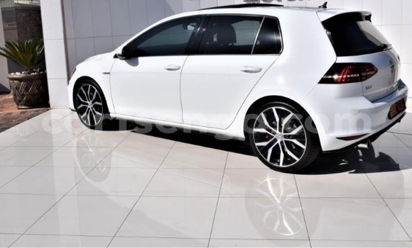 Nunua Ilio tumika Volkswagen Golf GTI White Gari ndani ya Manzini nchini Manzini Nunua Ilio tumika Volkswagen Golf GTI White Gari ndani ya Manzini nchini Manzini