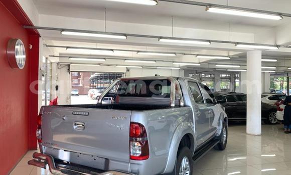 Buy Used Toyota Hilux Silver Car in Ezulwini in Hhohho Buy Used Toyota Hilux Silver Car in Ezulwini in Hhohho