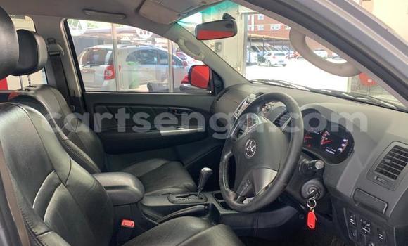 Buy Used Toyota Hilux Silver Car in Ezulwini in Hhohho Buy Used Toyota Hilux Silver Car in Ezulwini in Hhohho