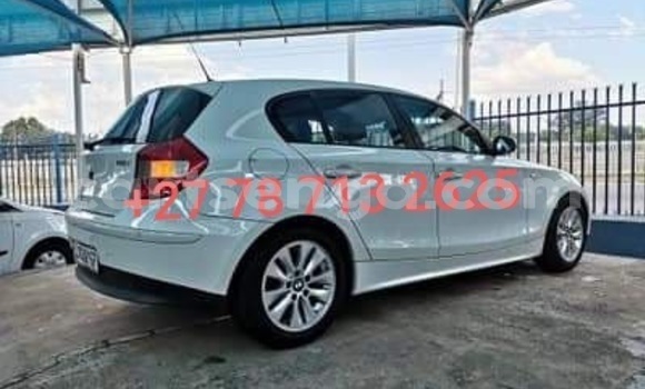 Nunua Ilio tumika BMW 1–Series White Gari ndani ya Ezulwini nchini Hhohho Nunua Ilio tumika BMW 1–Series White Gari ndani ya Ezulwini nchini Hhohho