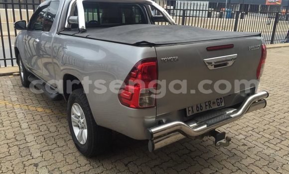 Buy Used Toyota Hilux Silver Car in Ezulwini in Hhohho Buy Used Toyota Hilux Silver Car in Ezulwini in Hhohho