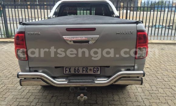 Buy Used Toyota Hilux Silver Car in Ezulwini in Hhohho Buy Used Toyota Hilux Silver Car in Ezulwini in Hhohho