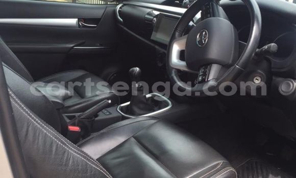 Buy Used Toyota Hilux Silver Car in Ezulwini in Hhohho Buy Used Toyota Hilux Silver Car in Ezulwini in Hhohho