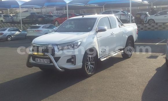 Buy Used Toyota Hilux White Car in Ezulwini in Hhohho Buy Used Toyota Hilux White Car in Ezulwini in Hhohho