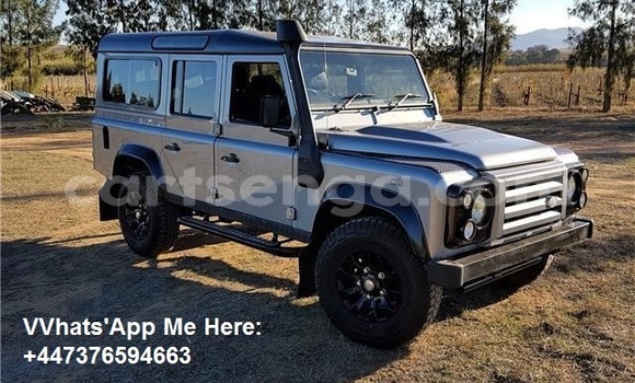 Nunua Ilio tumika Land Rover Defender Silver Gari ndani ya Mbabane nchini Manzini Nunua Ilio tumika Land Rover Defender Silver Gari ndani ya Mbabane nchini Manzini