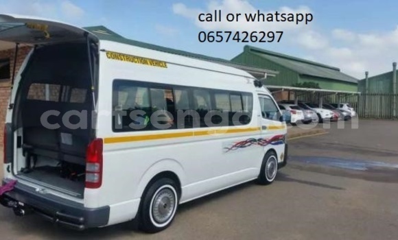 Nunua Ilio tumika Toyota Hiace Silver Gari ndani ya Bulembu nchini Hhohho Nunua Ilio tumika Toyota Hiace Silver Gari ndani ya Bulembu nchini Hhohho