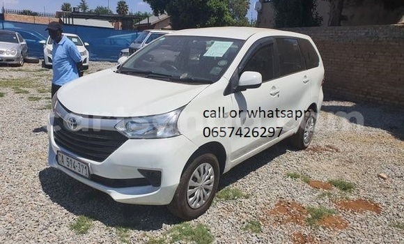 Buy Used Toyota Avanza White Car in Ezulwini in Hhohho