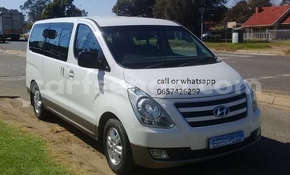 Buy Used Hyundai H1 White Car in Bulembu in Hhohho