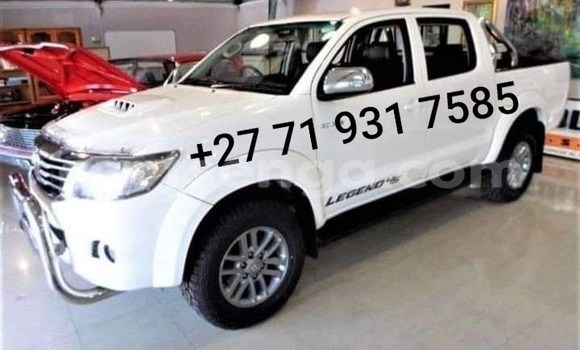 Buy Used Toyota Hilux White Car in Ezulwini in Hhohho Buy Used Toyota Hilux White Car in Ezulwini in Hhohho