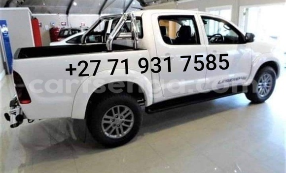 Buy Used Toyota Hilux White Car in Ezulwini in Hhohho Buy Used Toyota Hilux White Car in Ezulwini in Hhohho
