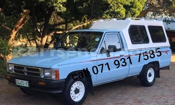 Buy Used Toyota Hilux Blue Car in Ezulwini in Hhohho Buy Used Toyota Hilux Blue Car in Ezulwini in Hhohho