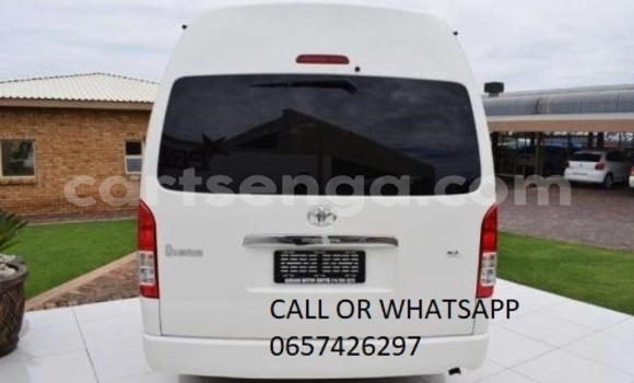 Nunua Ilio tumika Toyota Hiace White Gari ndani ya Ezulwini nchini Hhohho Nunua Ilio tumika Toyota Hiace White Gari ndani ya Ezulwini nchini Hhohho