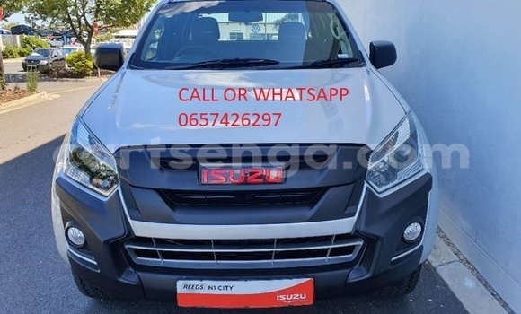 Buy Used Isuzu D–MAX Silver Car in Ezulwini in Hhohho Buy Used Isuzu D–MAX Silver Car in Ezulwini in Hhohho