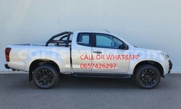 Buy Used Isuzu D–MAX Silver Car in Ezulwini in Hhohho Buy Used Isuzu D–MAX Silver Car in Ezulwini in Hhohho