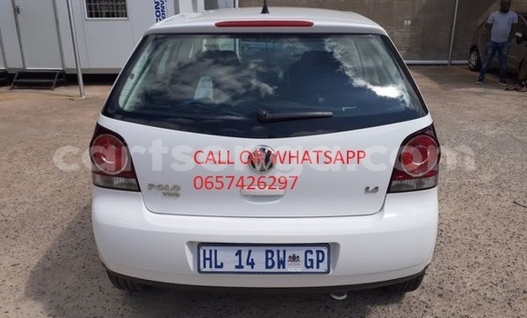 Acheter Occasion Voiture Volkswagen Polo Blanc à Bulembu, Hhohho Acheter Occasion Voiture Volkswagen Polo Blanc à Bulembu, Hhohho