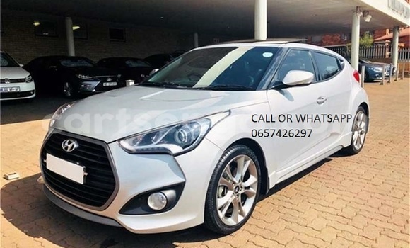 Buy Used Hyundai Veloster White Car in Ezulwini in Hhohho