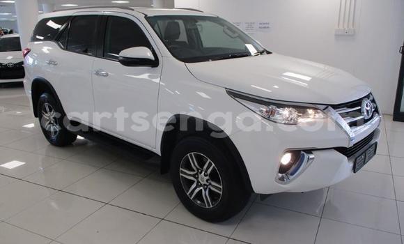 Acheter Occasion Voiture Toyota Fortuner Blanc à Manzini, Manzini