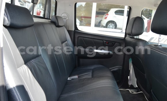 Buy Used Toyota Hilux Silver Car in Mbabane in Manzini Buy Used Toyota Hilux Silver Car in Mbabane in Manzini