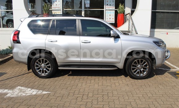Buy Used Toyota Hilux Silver Car in Mbabane in Manzini Buy Used Toyota Hilux Silver Car in Mbabane in Manzini
