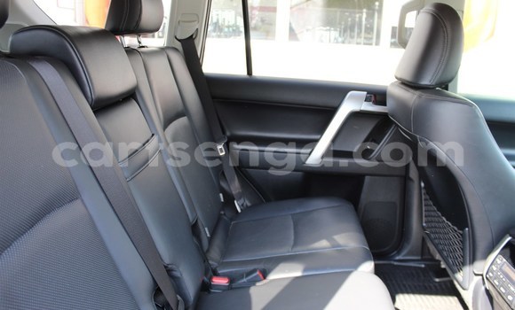 Buy Used Toyota Hilux Silver Car in Mbabane in Manzini Buy Used Toyota Hilux Silver Car in Mbabane in Manzini