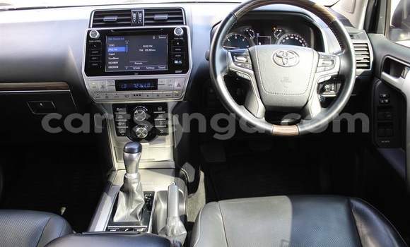 Buy Used Toyota Hilux Silver Car in Mbabane in Manzini Buy Used Toyota Hilux Silver Car in Mbabane in Manzini