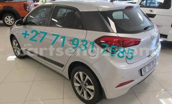 Nunua Ilio tumika Hyundai i20 Silver Gari ndani ya Bulembu nchini Hhohho Nunua Ilio tumika Hyundai i20 Silver Gari ndani ya Bulembu nchini Hhohho