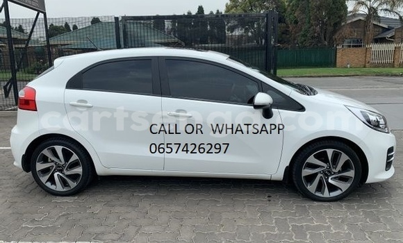 Acheter Occasion Voiture Kia Rio Blanc à Bulembu, Hhohho Acheter Occasion Voiture Kia Rio Blanc à Bulembu, Hhohho