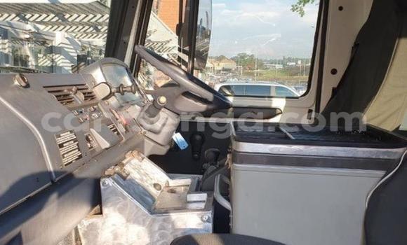 Acheter Occasion Utilitaire Mercedes‒Benz 407D Blanc à Mbabane, Manzini Acheter Occasion Utilitaire Mercedes‒Benz 407D Blanc à Mbabane, Manzini