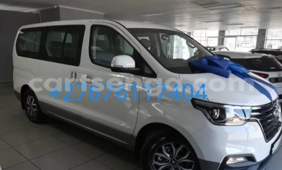 Nunua Ilio tumika Hyundai H1 White Gari ndani ya Ezulwini nchini Hhohho