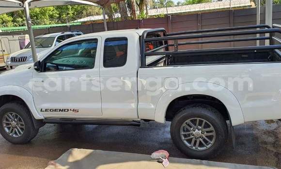 Buy Used Toyota Hilux White Car in Ezulwini in Hhohho Buy Used Toyota Hilux White Car in Ezulwini in Hhohho