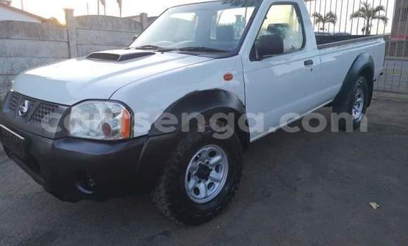 Buy Used Nissan Hardbody White Car in Ezulwini in Hhohho Buy Used Nissan Hardbody White Car in Ezulwini in Hhohho